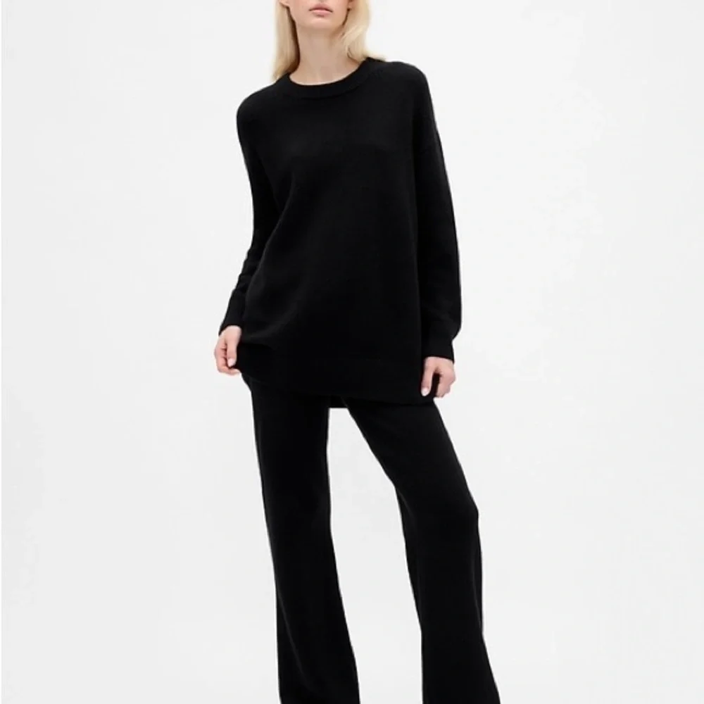 CashSoft Oversized Boyfriend Sweater - Picture 2 of 6